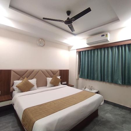 Hotel Earth Inn, Subhash Bridge, Rto Circle, Ahmedabad Luaran gambar