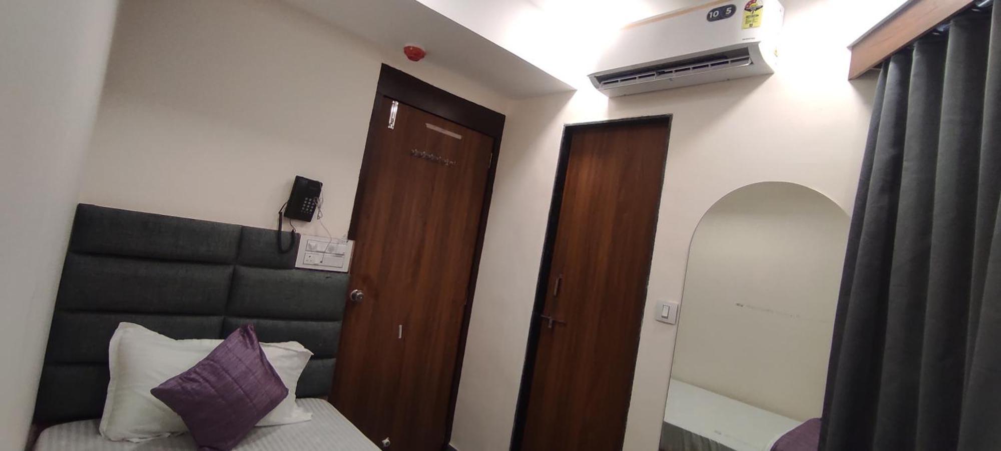 Hotel Earth Inn, Subhash Bridge, Rto Circle, Ahmedabad Luaran gambar