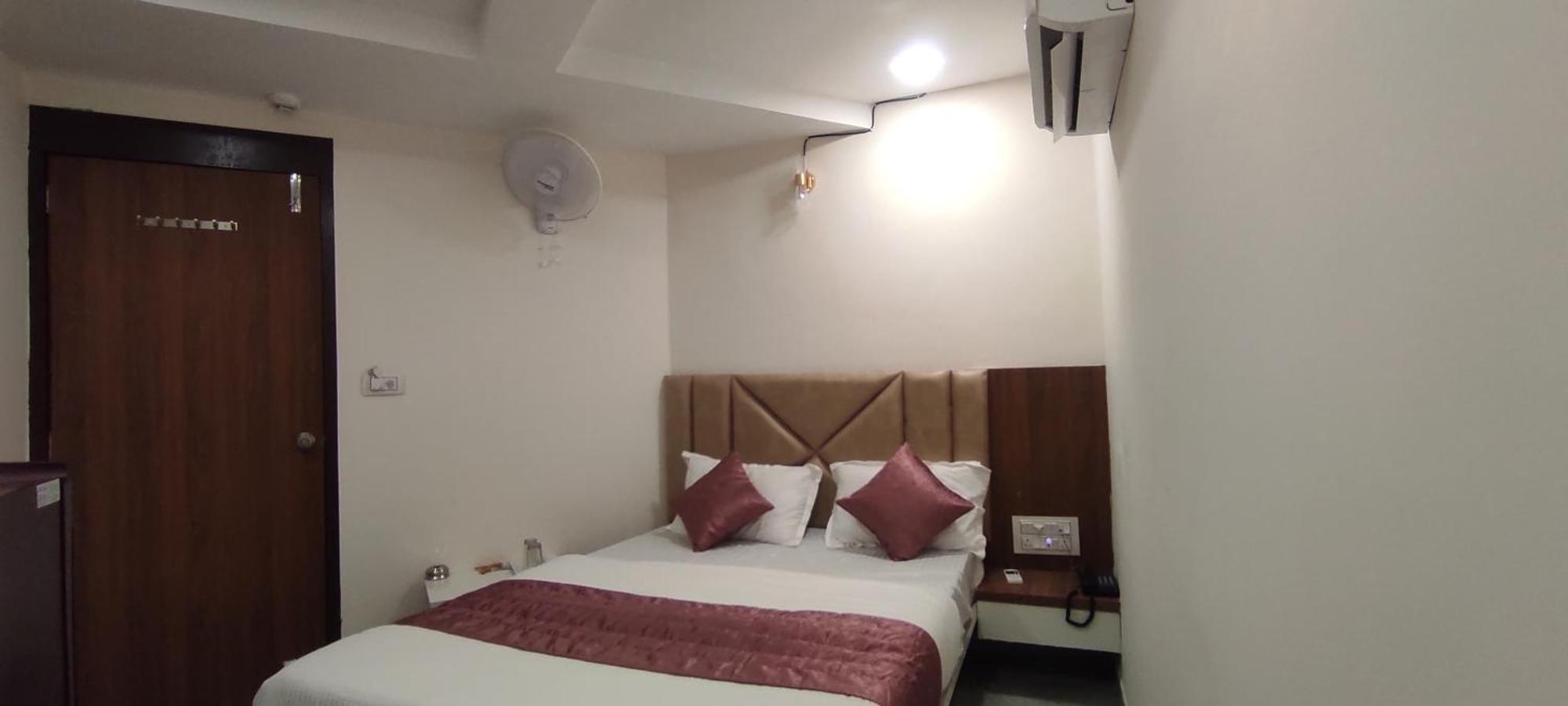 Hotel Earth Inn, Subhash Bridge, Rto Circle, Ahmedabad Luaran gambar