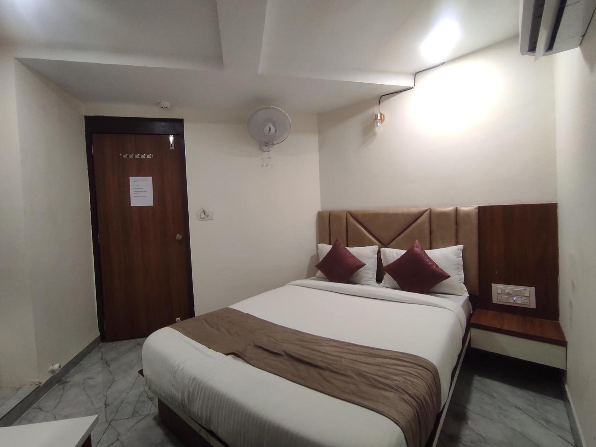 Hotel Earth Inn, Subhash Bridge, Rto Circle, Ahmedabad Luaran gambar