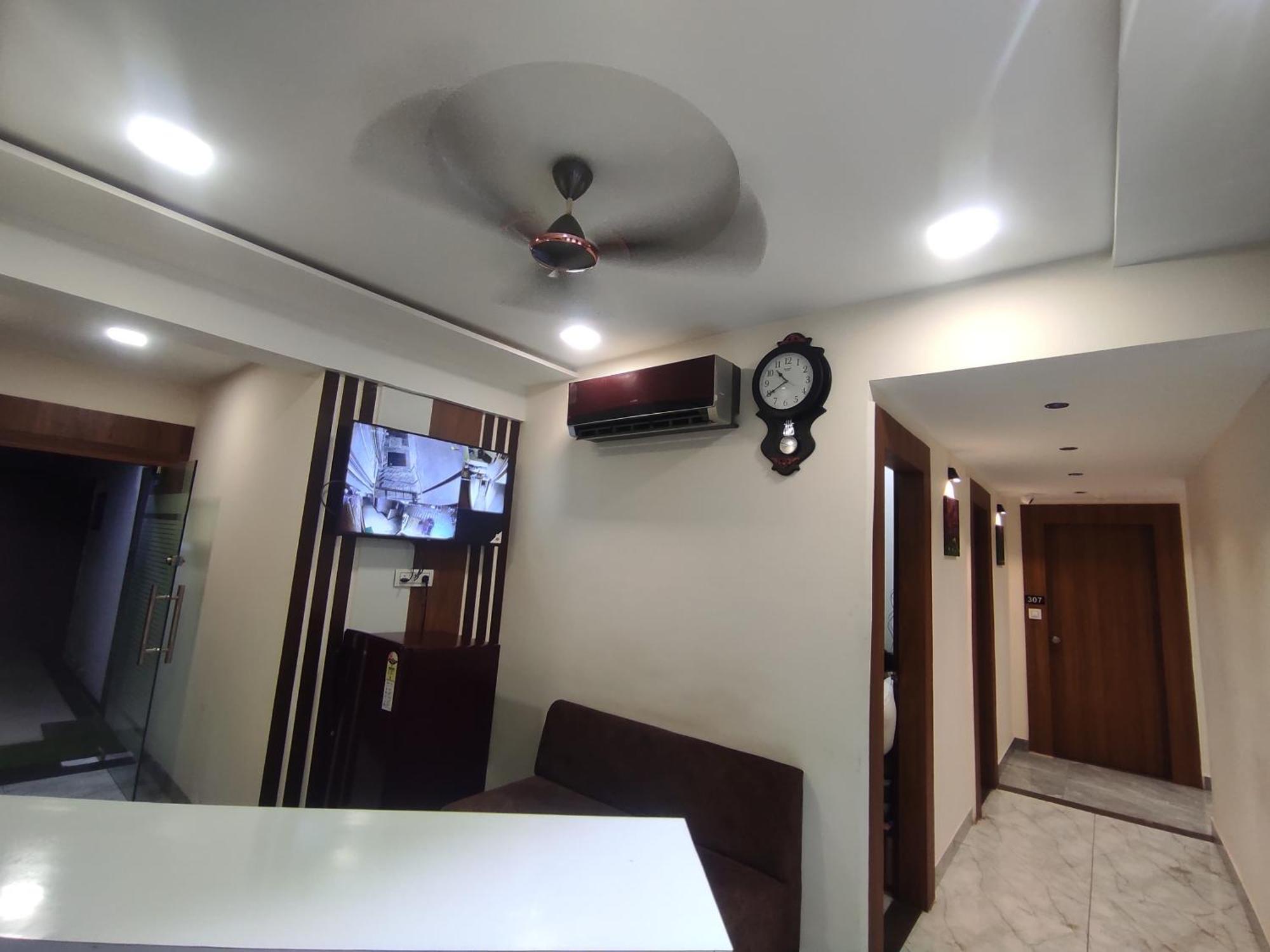 Hotel Earth Inn, Subhash Bridge, Rto Circle, Ahmedabad Luaran gambar