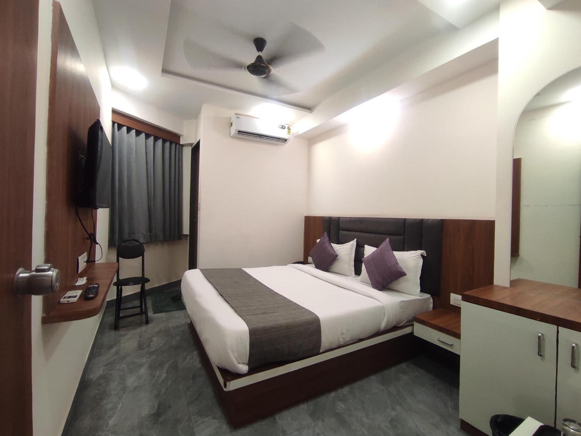 Hotel Earth Inn, Subhash Bridge, Rto Circle, Ahmedabad Luaran gambar