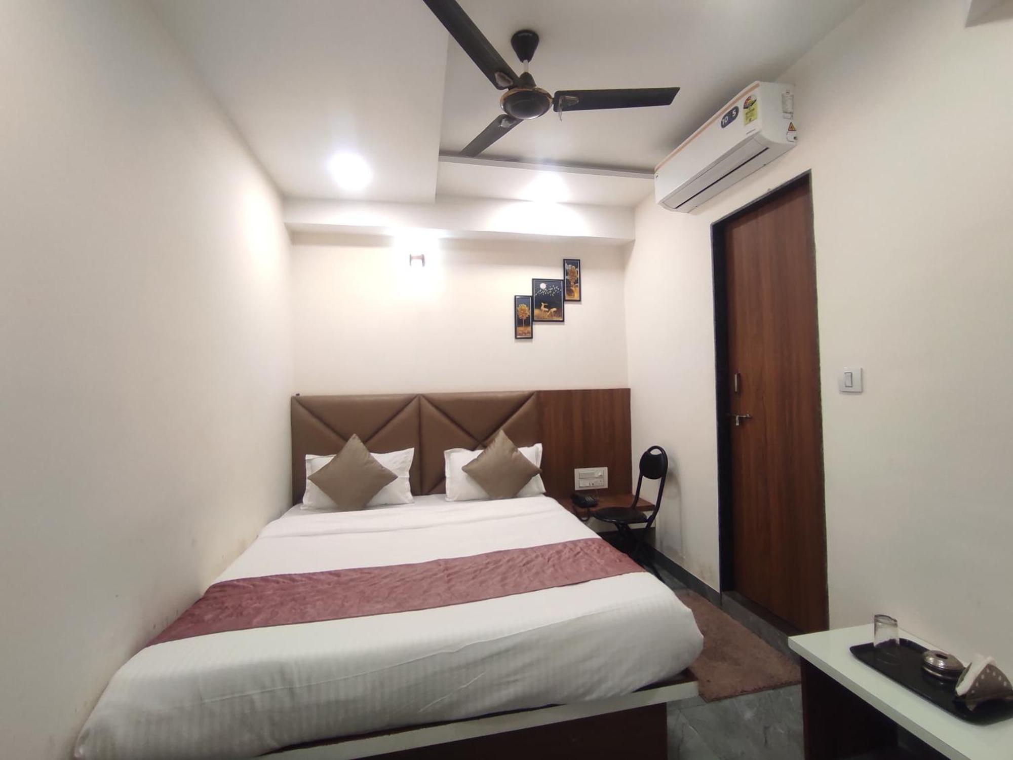 Hotel Earth Inn, Subhash Bridge, Rto Circle, Ahmedabad Luaran gambar