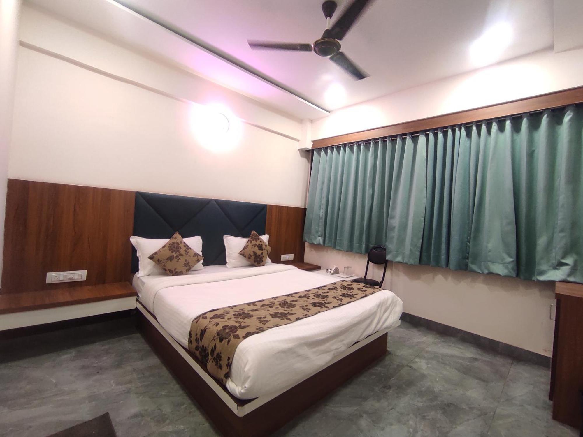 Hotel Earth Inn, Subhash Bridge, Rto Circle, Ahmedabad Luaran gambar