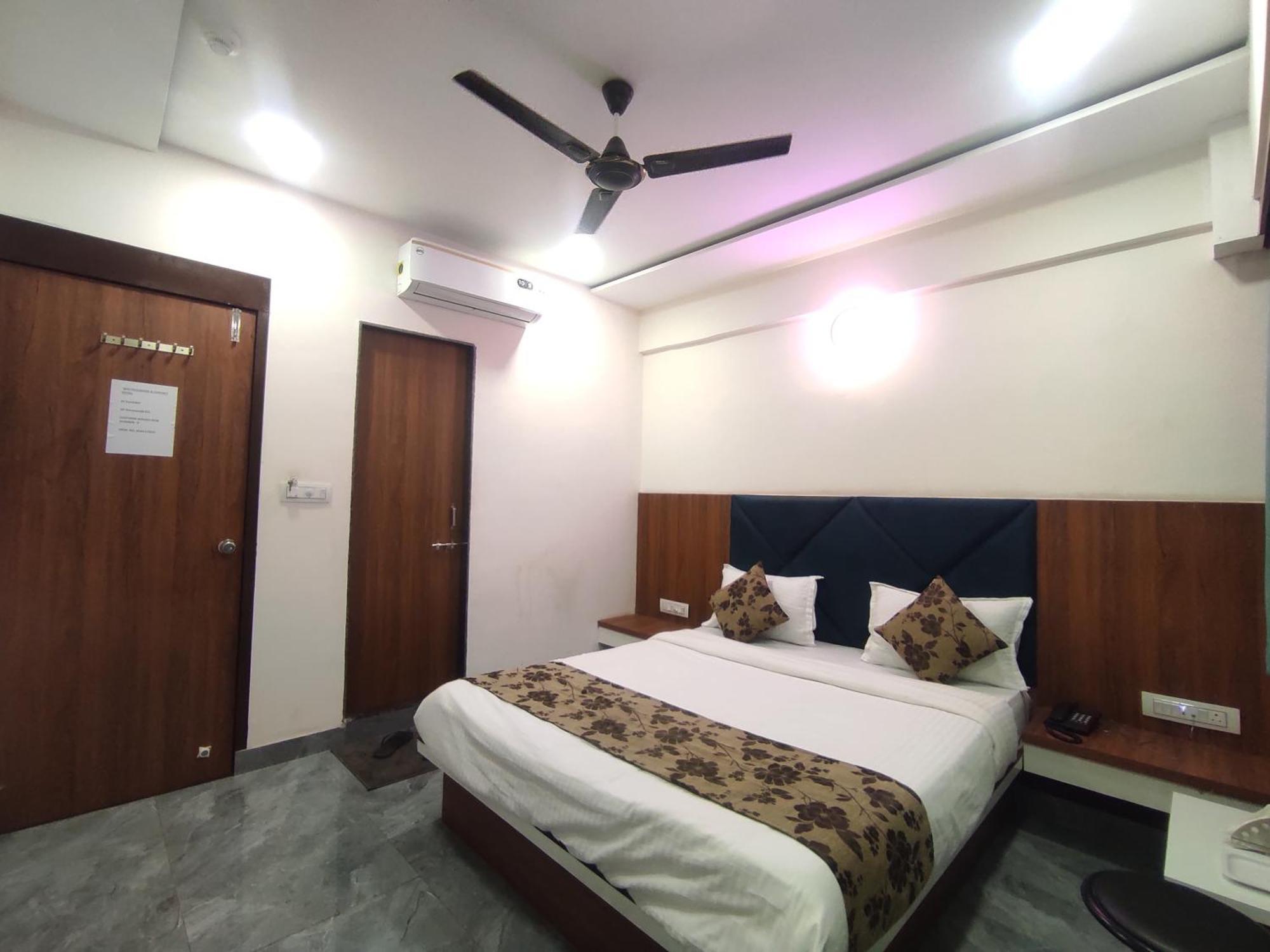 Hotel Earth Inn, Subhash Bridge, Rto Circle, Ahmedabad Luaran gambar