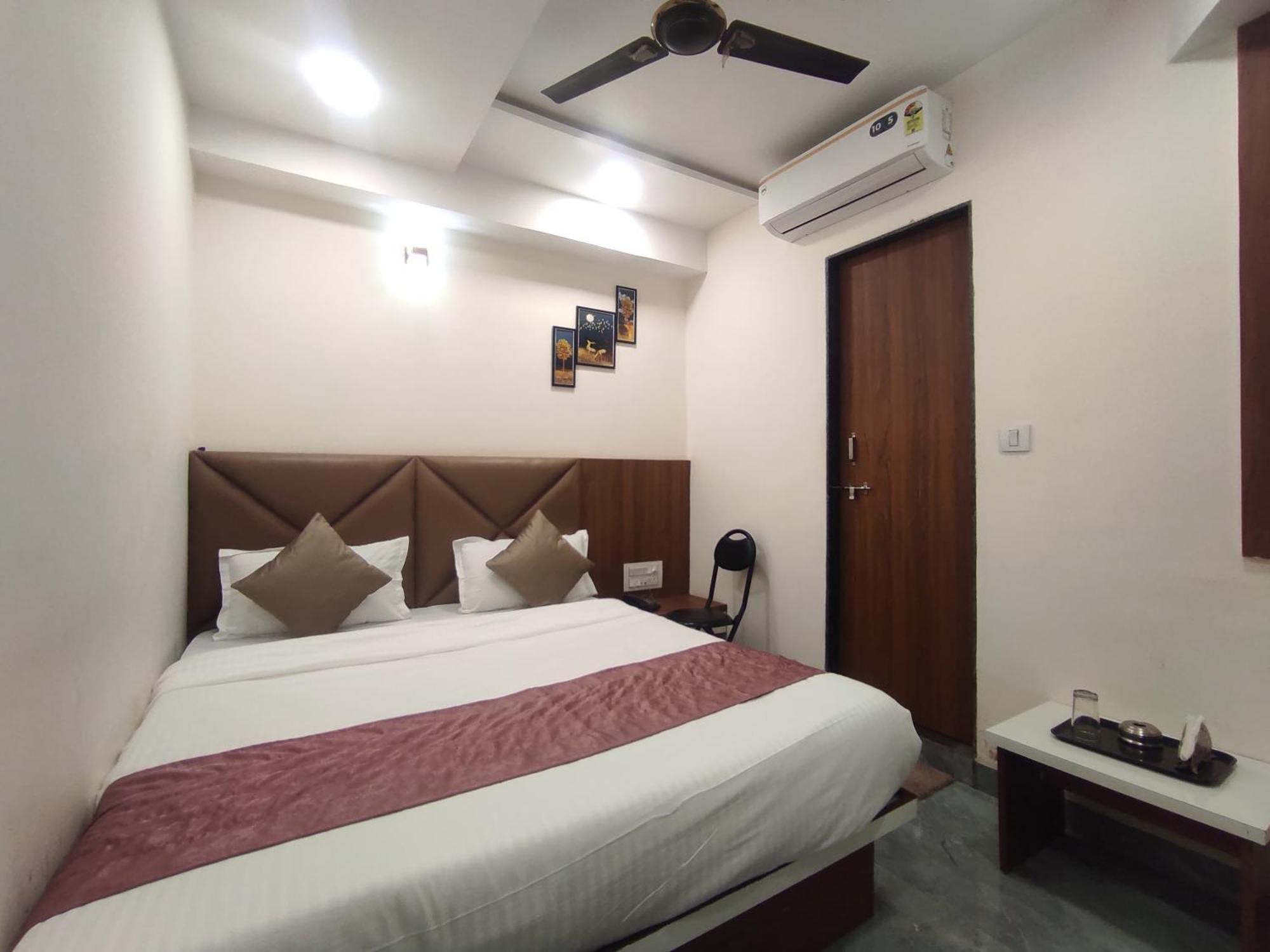 Hotel Earth Inn, Subhash Bridge, Rto Circle, Ahmedabad Luaran gambar